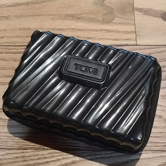 hard sided toiletry case
